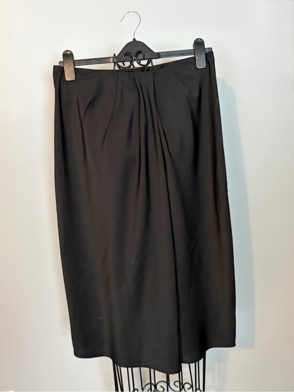 Women's Black Midi Skirt with Front Pleat new without tags medium petite Societe